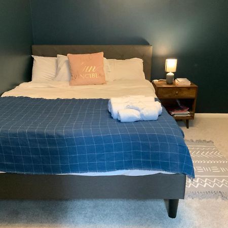 2 Bedroom Apartment Near Southfields Лондон Екстериор снимка