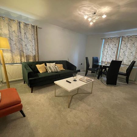 2 Bedroom Apartment Near Southfields Лондон Екстериор снимка