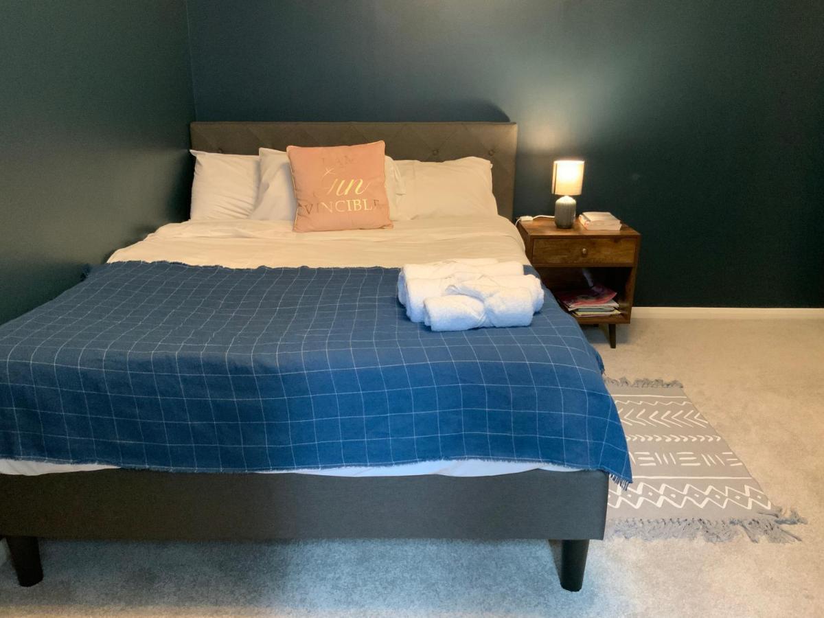 2 Bedroom Apartment Near Southfields Лондон Екстериор снимка