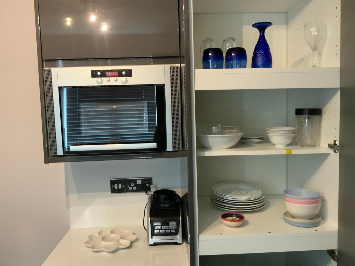 2 Bedroom Apartment Near Southfields Лондон Екстериор снимка