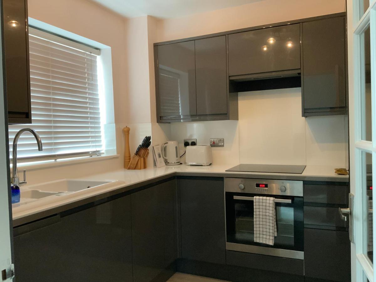 2 Bedroom Apartment Near Southfields Лондон Екстериор снимка